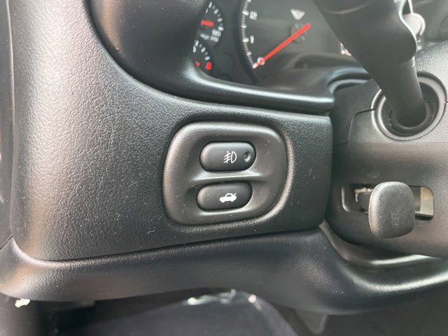 Used 2004 Chevrolet Corvette Coupe w/ Roof Package image 25