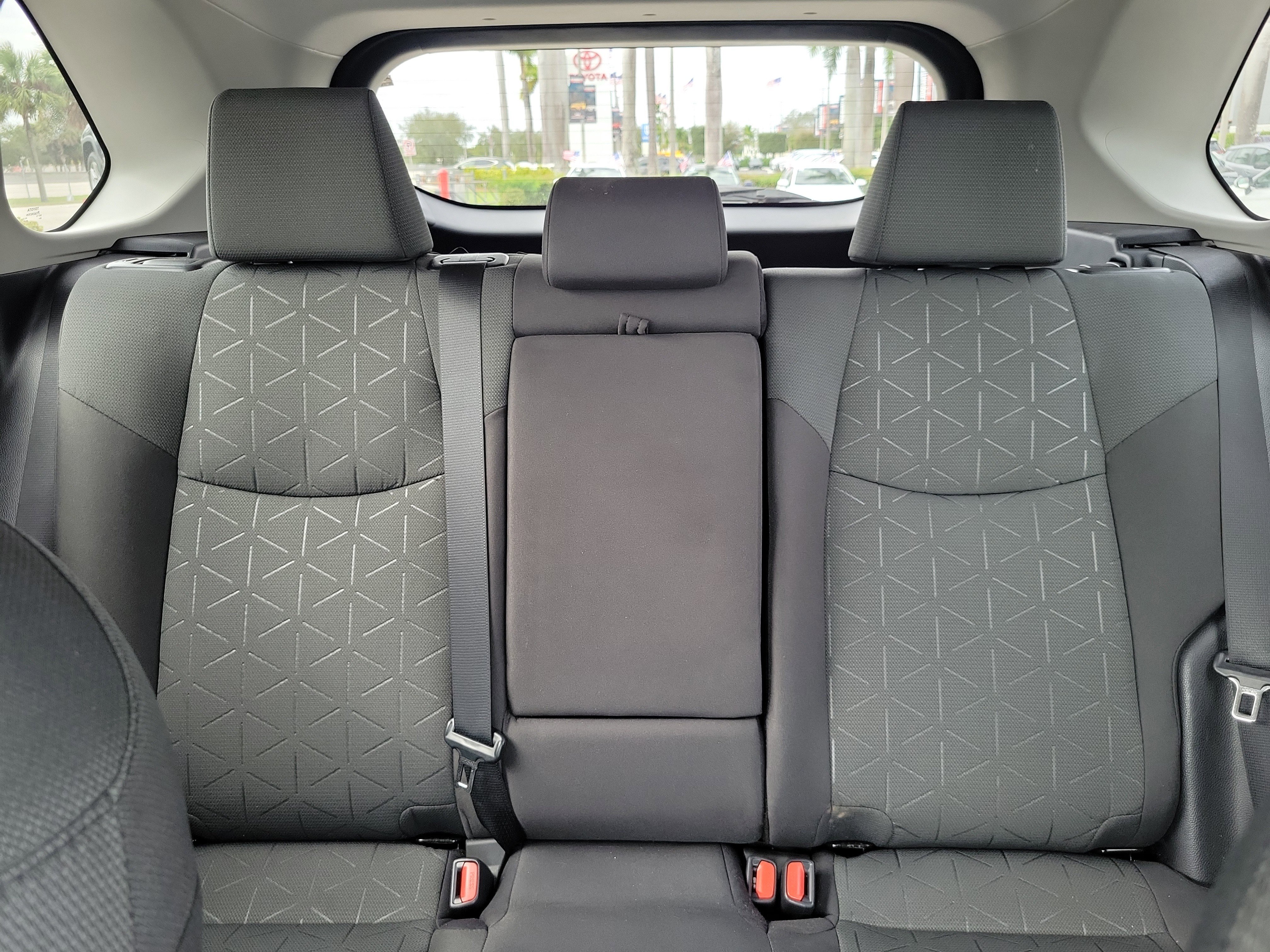 Used 2021 Toyota RAV4 XLE image 21