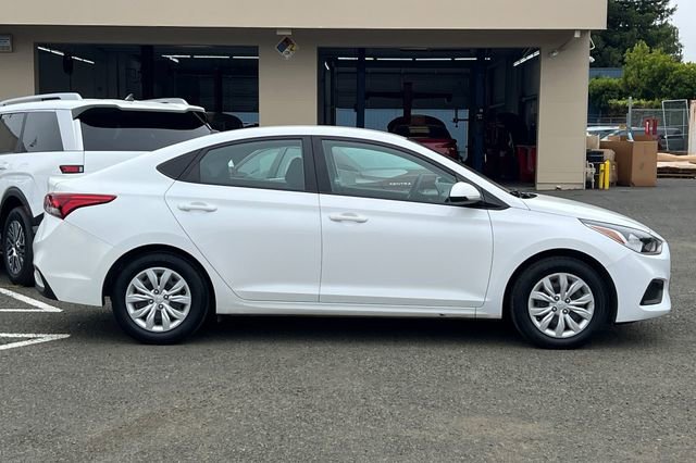 Used 2021 Hyundai Accent SE FWD image 3