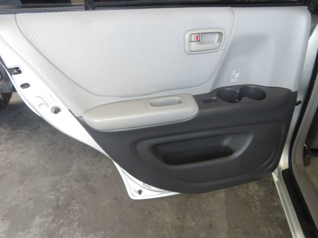 Used 2004 Toyota Highlander 4WD V6 image 17
