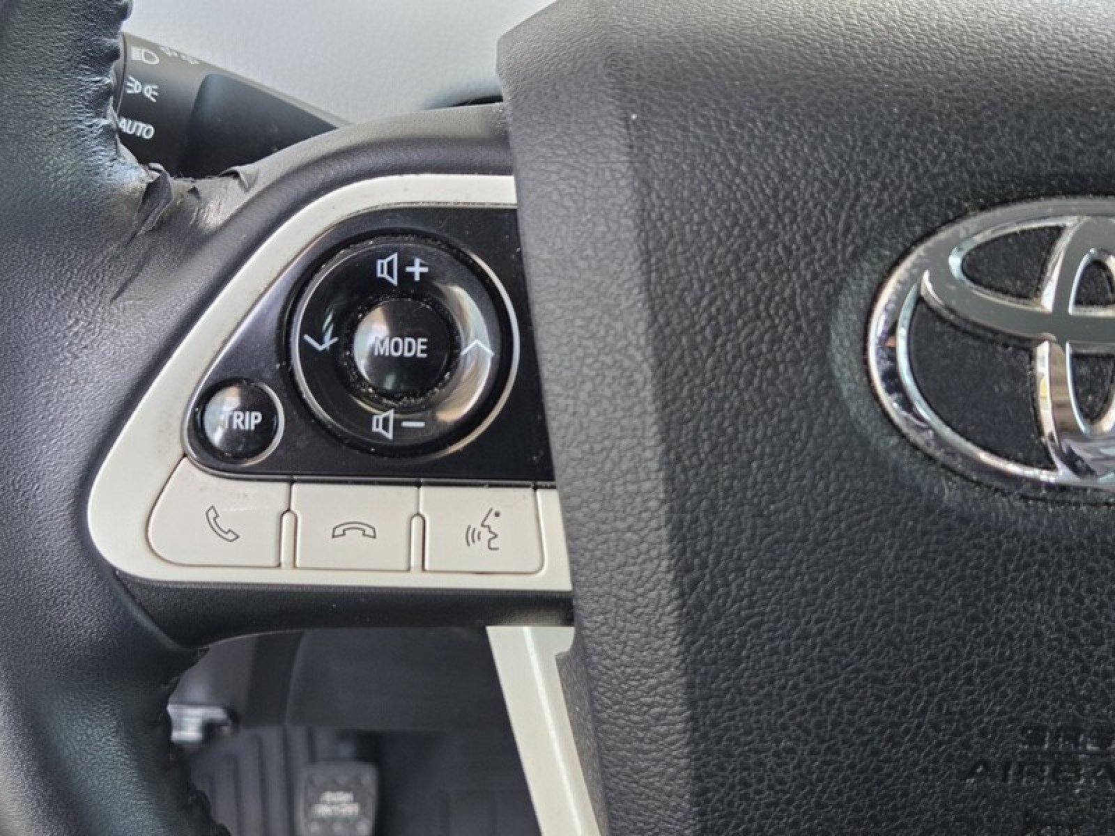 Used 2017 Toyota Prius Prime Premium FWD image 25