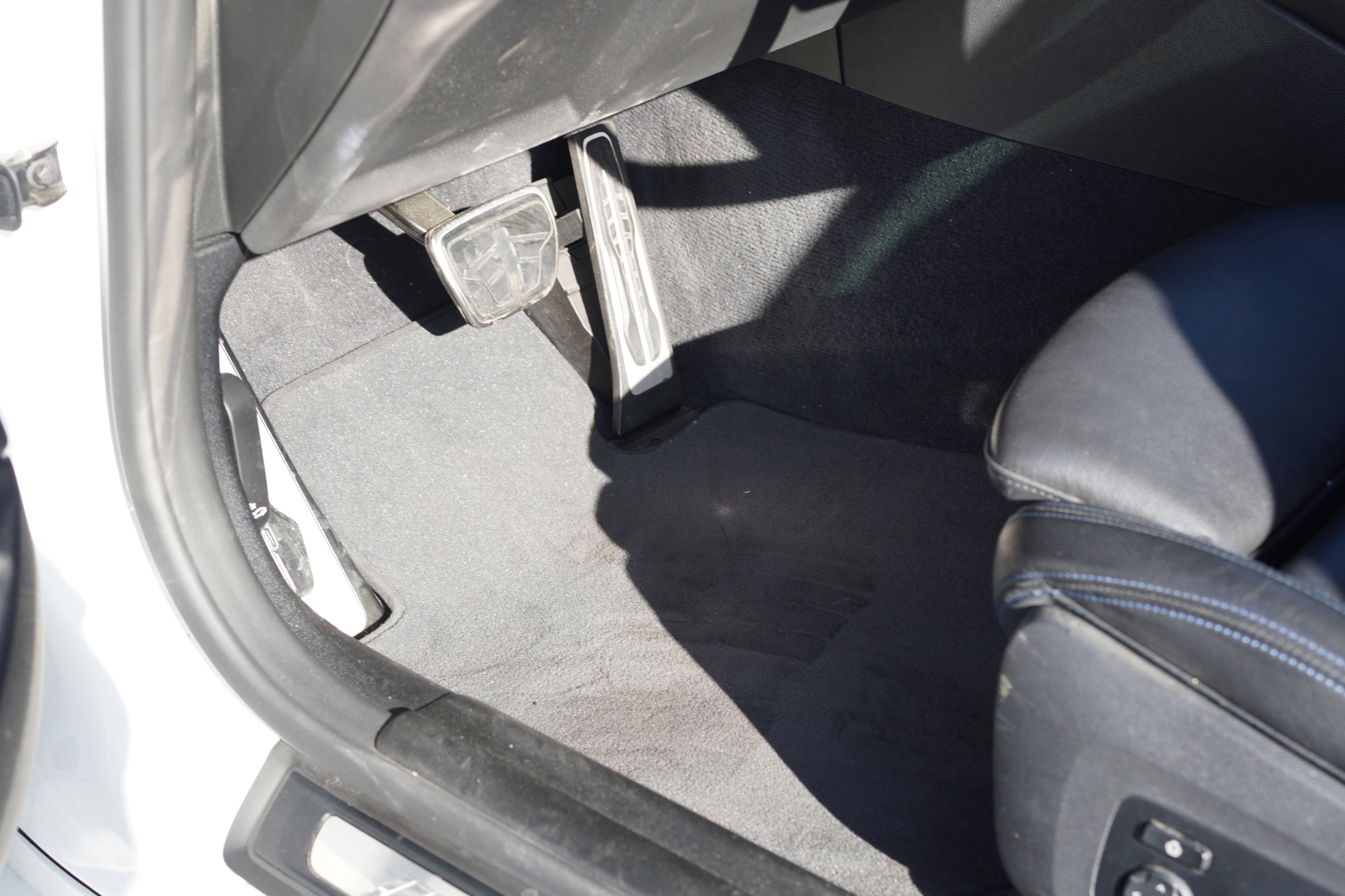 Used 2022 BMW 440i xDrive Convertible w/ Premium Package image 25