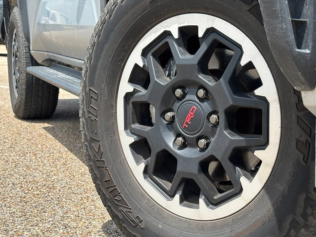 Used 2025 Toyota 4Runner TRD Off-Road Premium AWD/4WD image 2