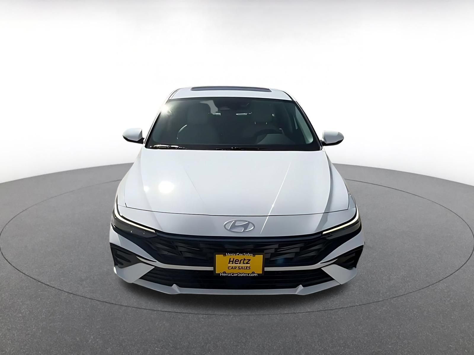 Used 2025 Hyundai Elantra Limited FWD image 4