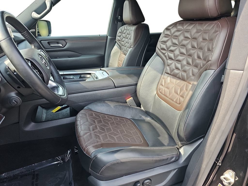 Used 2025 Nissan Armada Platinum RWD image 15