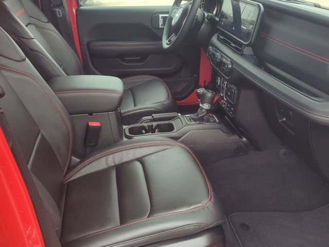 Used 2025 Jeep Gladiator Rubicon AWD/4WD image 26