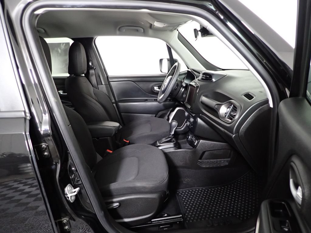Used 2023 Jeep Renegade Latitude AWD/4WD image 36