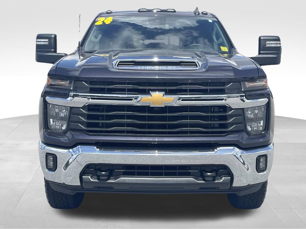 Used 2024 Chevrolet Silverado 2500 LT w/ All Star Edition AWD/4WD image 9