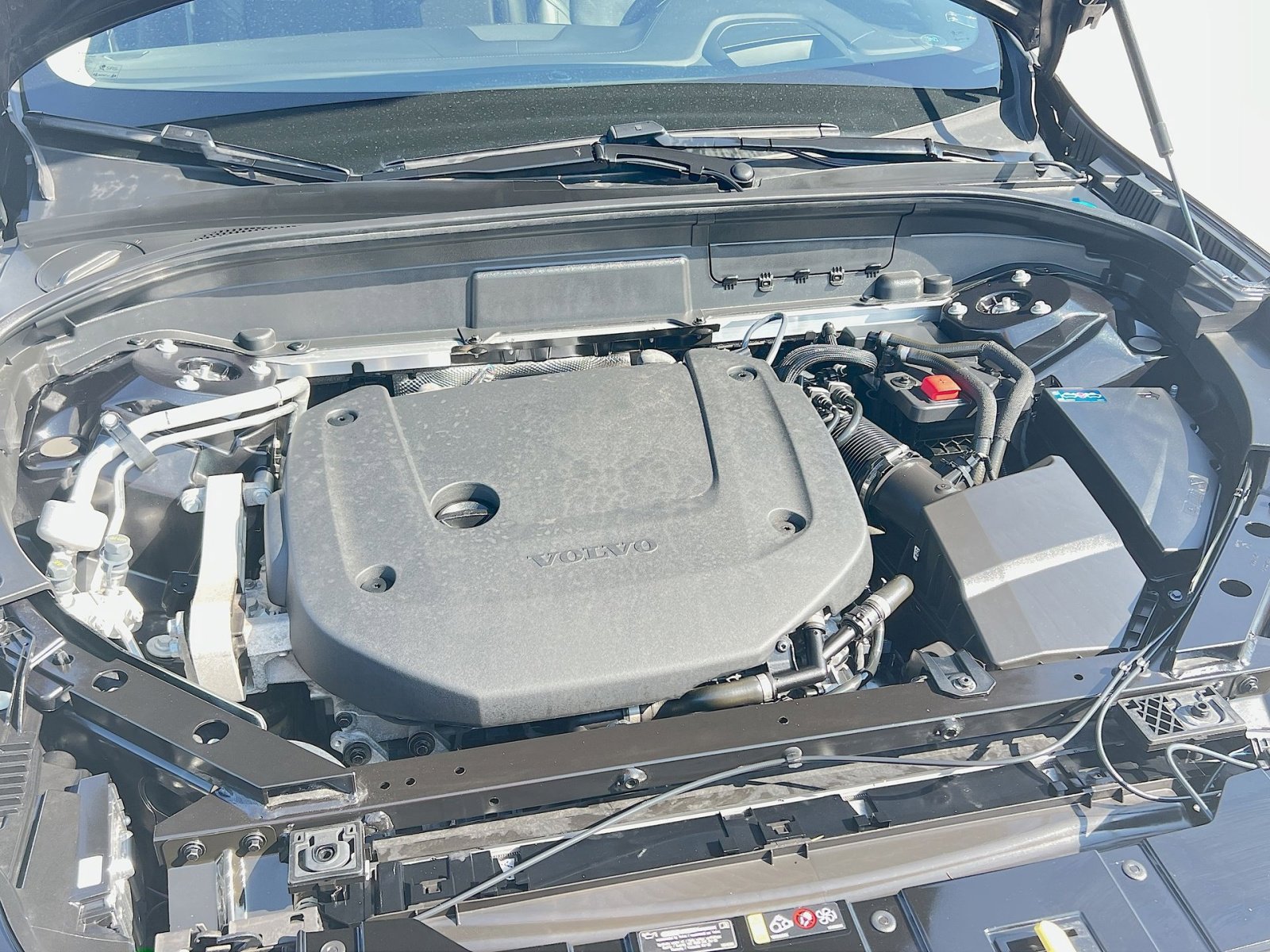 Certified 2023 Volvo XC60 B6 Ultimate w/ Climate Package image 28