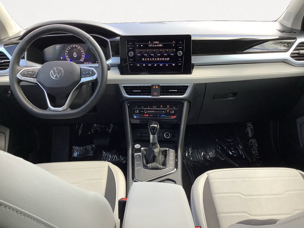 Used 2026 Volkswagen Taos SE FWD image 13
