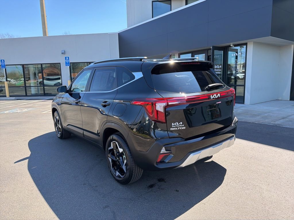 Used 2025 Kia Seltos EX w/ EX Sunroof Package image 8