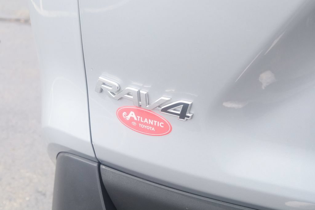 Used 2023 Toyota RAV4 LE AWD/4WD image 28