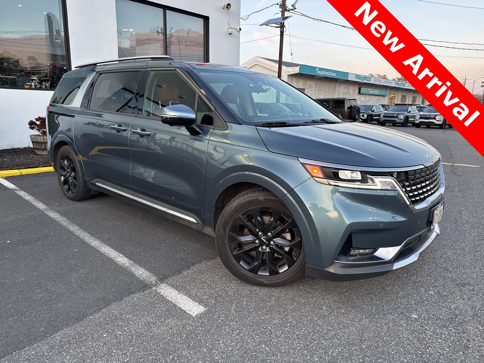 Used 2024 Kia Carnival SX