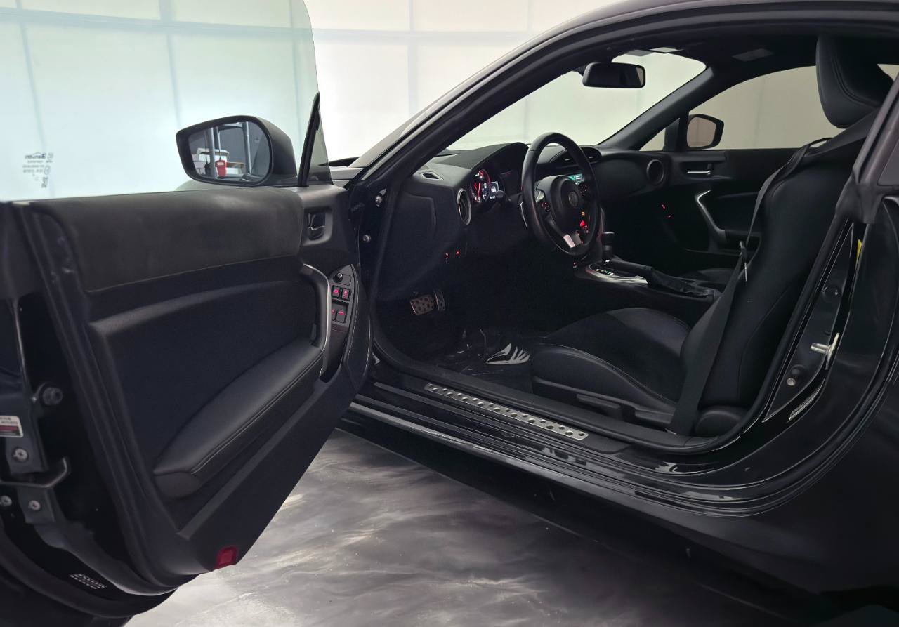 Used 2020 Toyota 86 RWD image 16