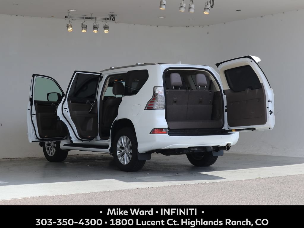 Used 2018 Lexus GX 460 Premium w/ Premium Package AWD/4WD image 4