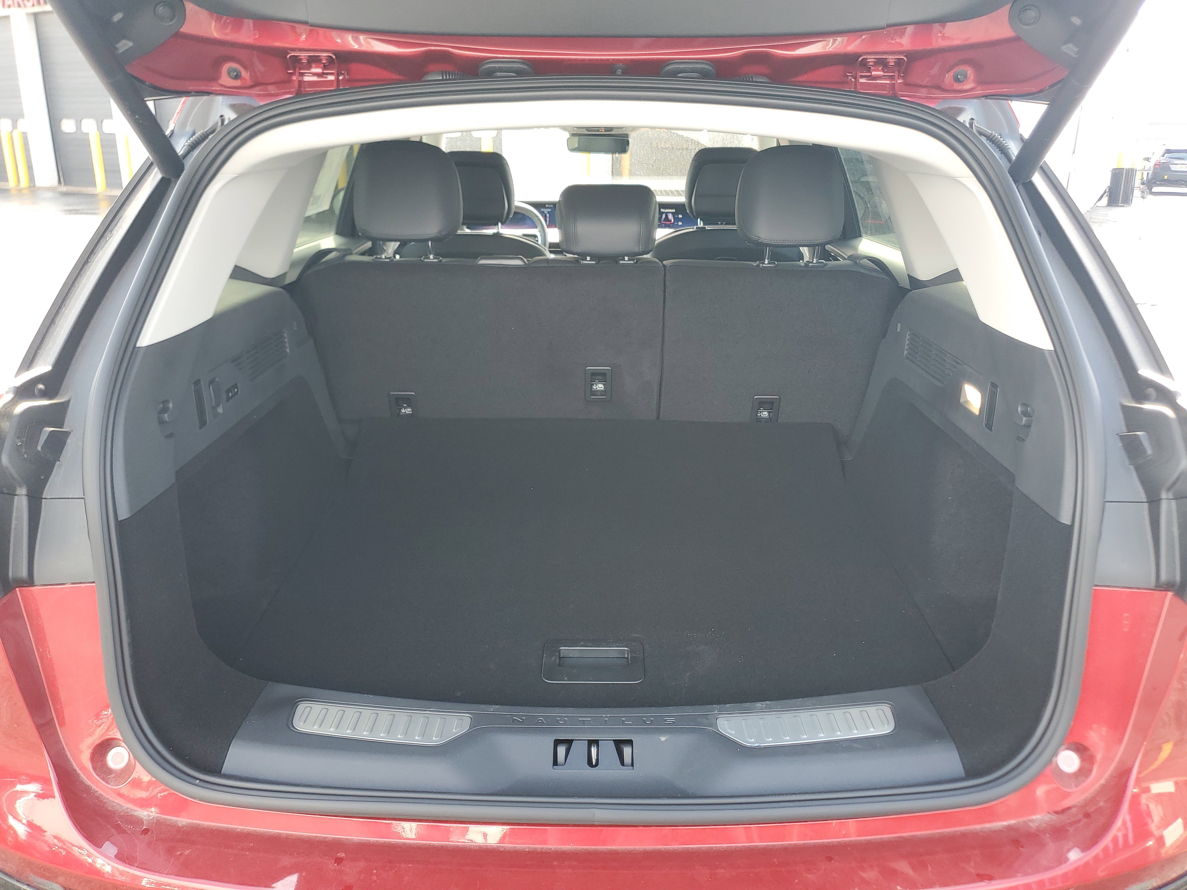 New 2026 Lincoln Nautilus Premier image 30