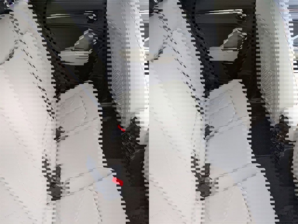 New 2025 Audi Q3 2.0T Premium image 36