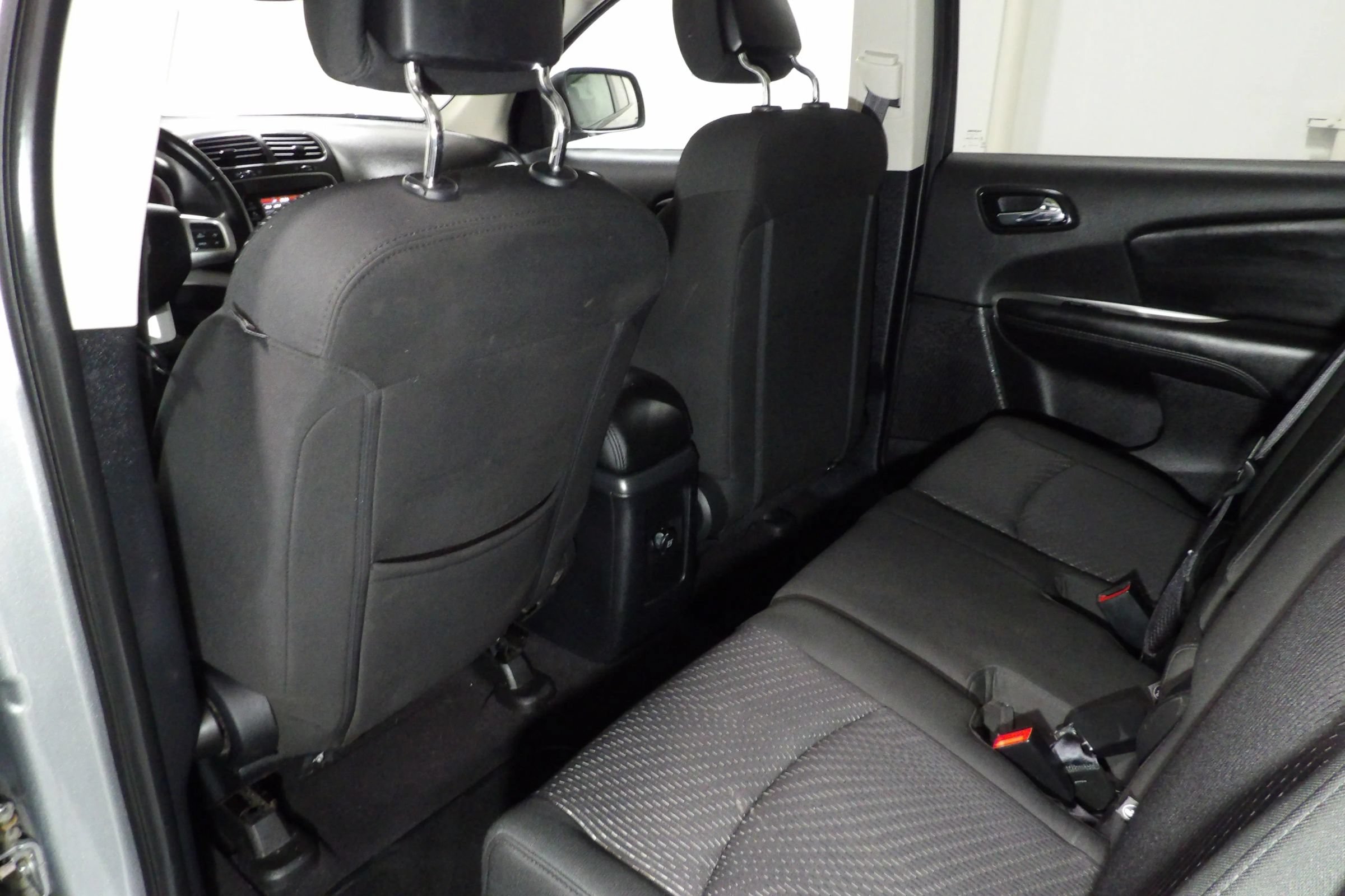 Used 2019 Dodge Journey SE w/ Connectivity Group FWD image 11
