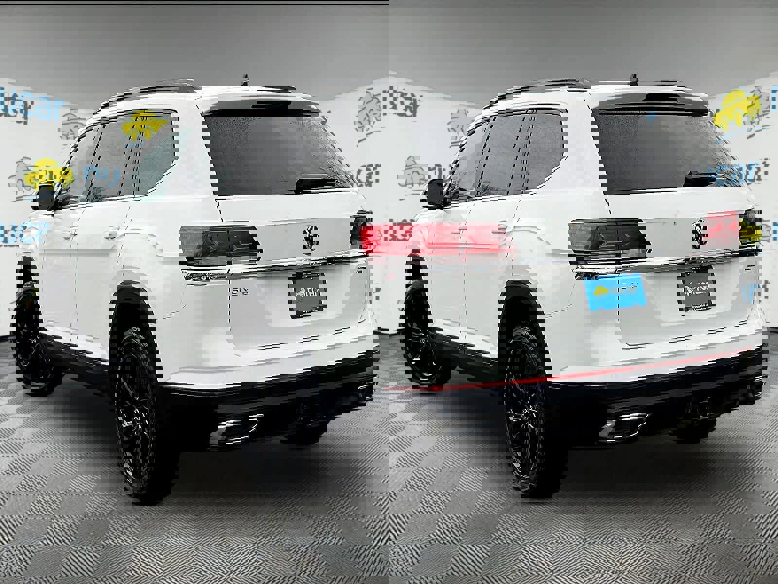 Used 2023 Volkswagen Atlas SE image 4