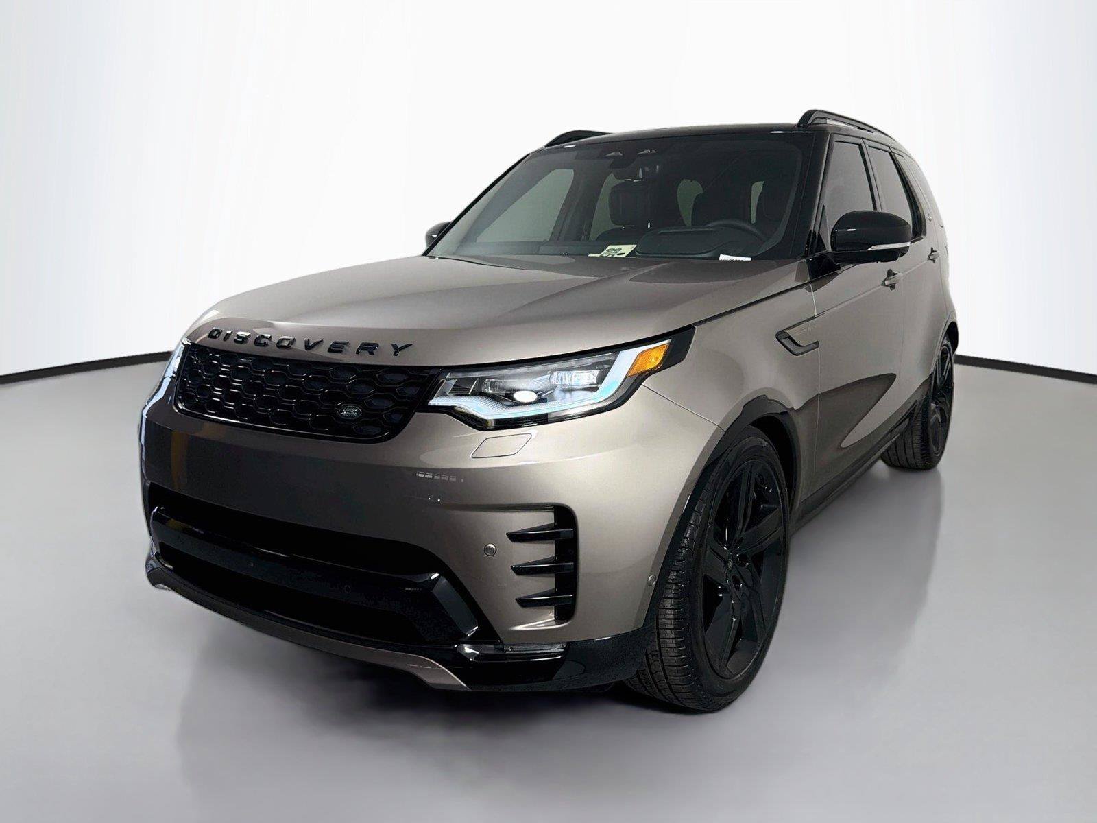 New 2026 Land Rover Discovery Dynamic SE