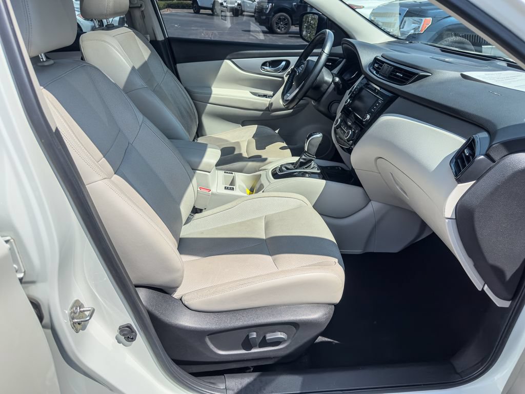Used 2020 Nissan Rogue Sport SL w/ Premium Package AWD/4WD image 12