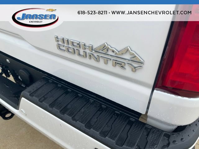 Used 2024 Chevrolet Silverado 2500 High Country w/ High Country Premium Package AWD/4WD image 7