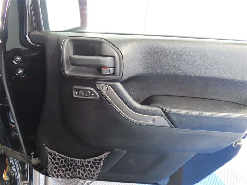 Used 2013 Jeep Wrangler Moab image 27