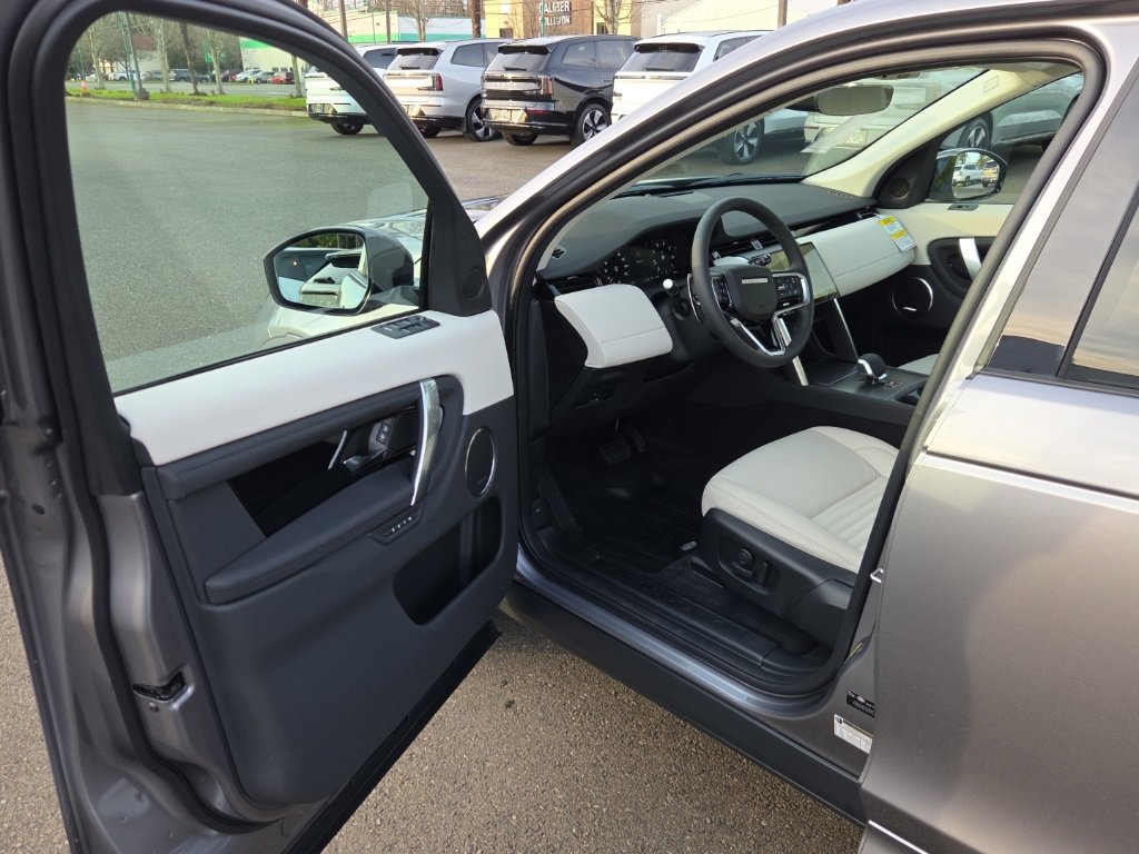 New 2025 Land Rover Discovery Sport S image 10