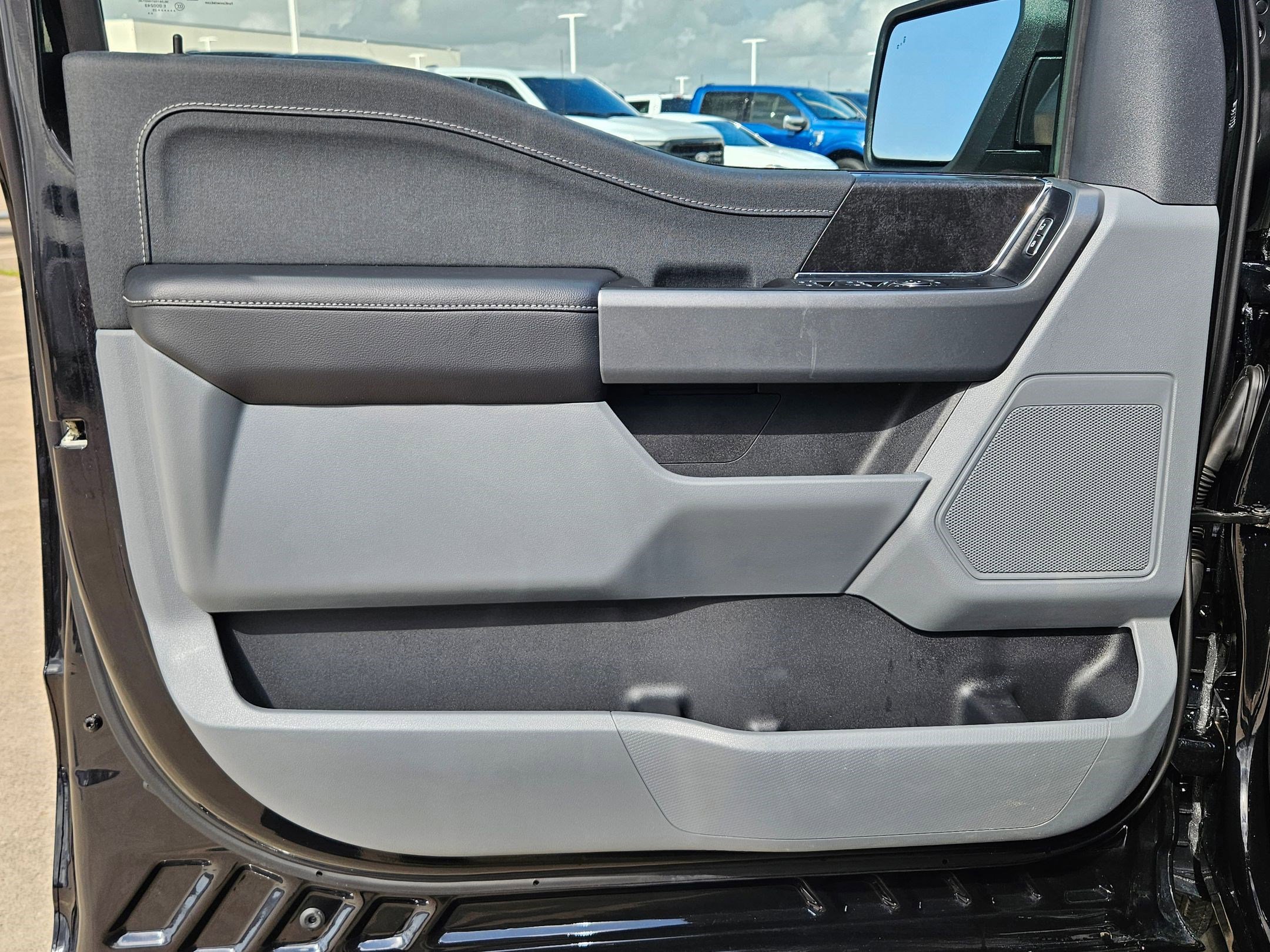 Used 2025 Ford F150 Lightning XLT image 12