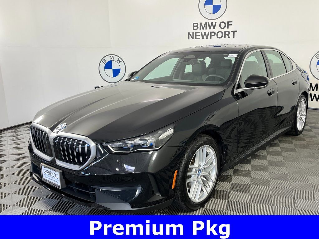 Used 2025 BMW i5 xDrive40 w/ Premium Package image 3