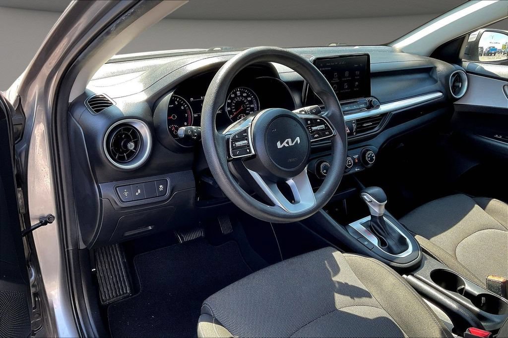 Used 2024 Kia Forte LXS w/ LXS Technology Package FWD image 20