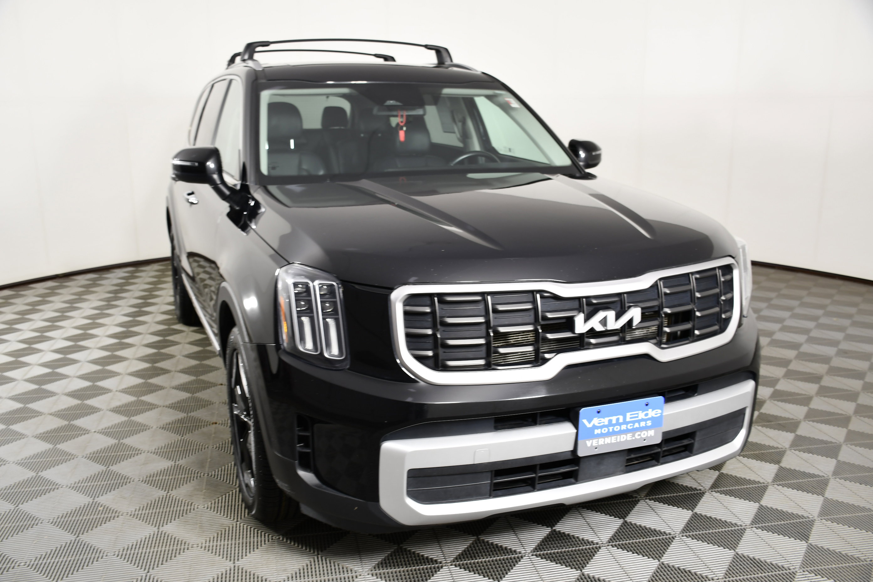 Used 2025 Kia Telluride S image 3