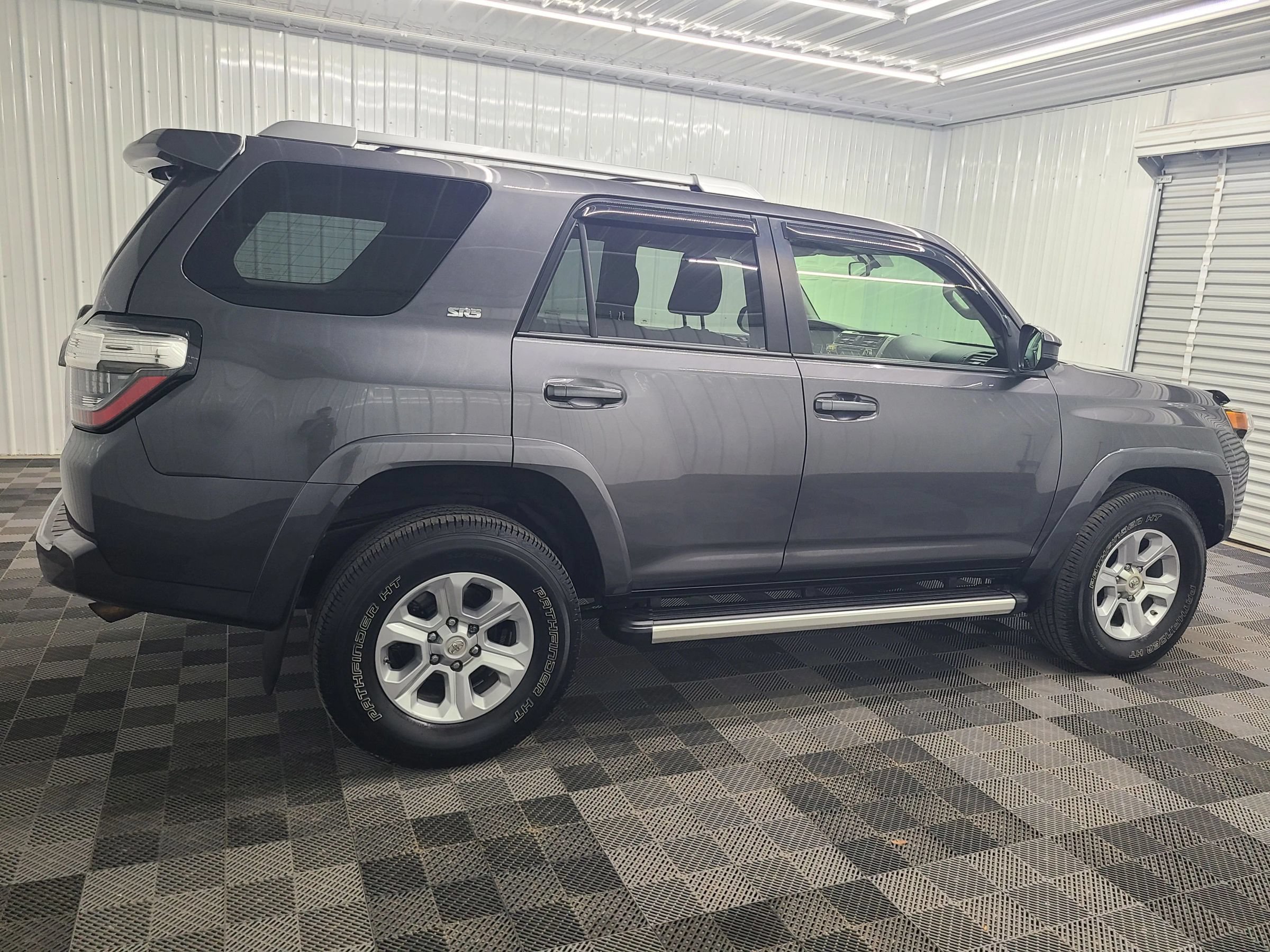 Used 2017 Toyota 4Runner SR5 AWD/4WD image 12