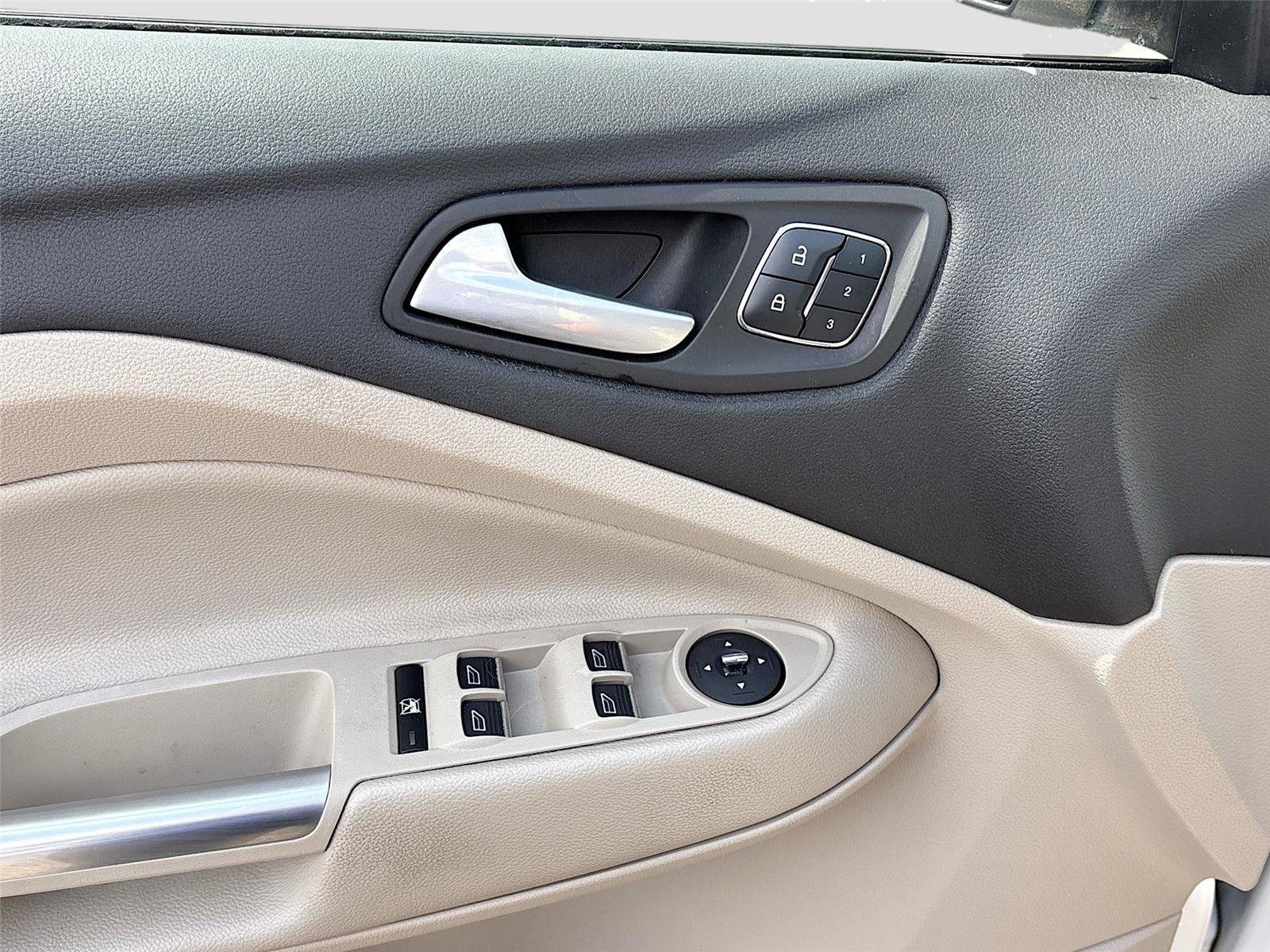 Used 2015 Ford Escape Titanium w/ Equipment Group 301A image 17