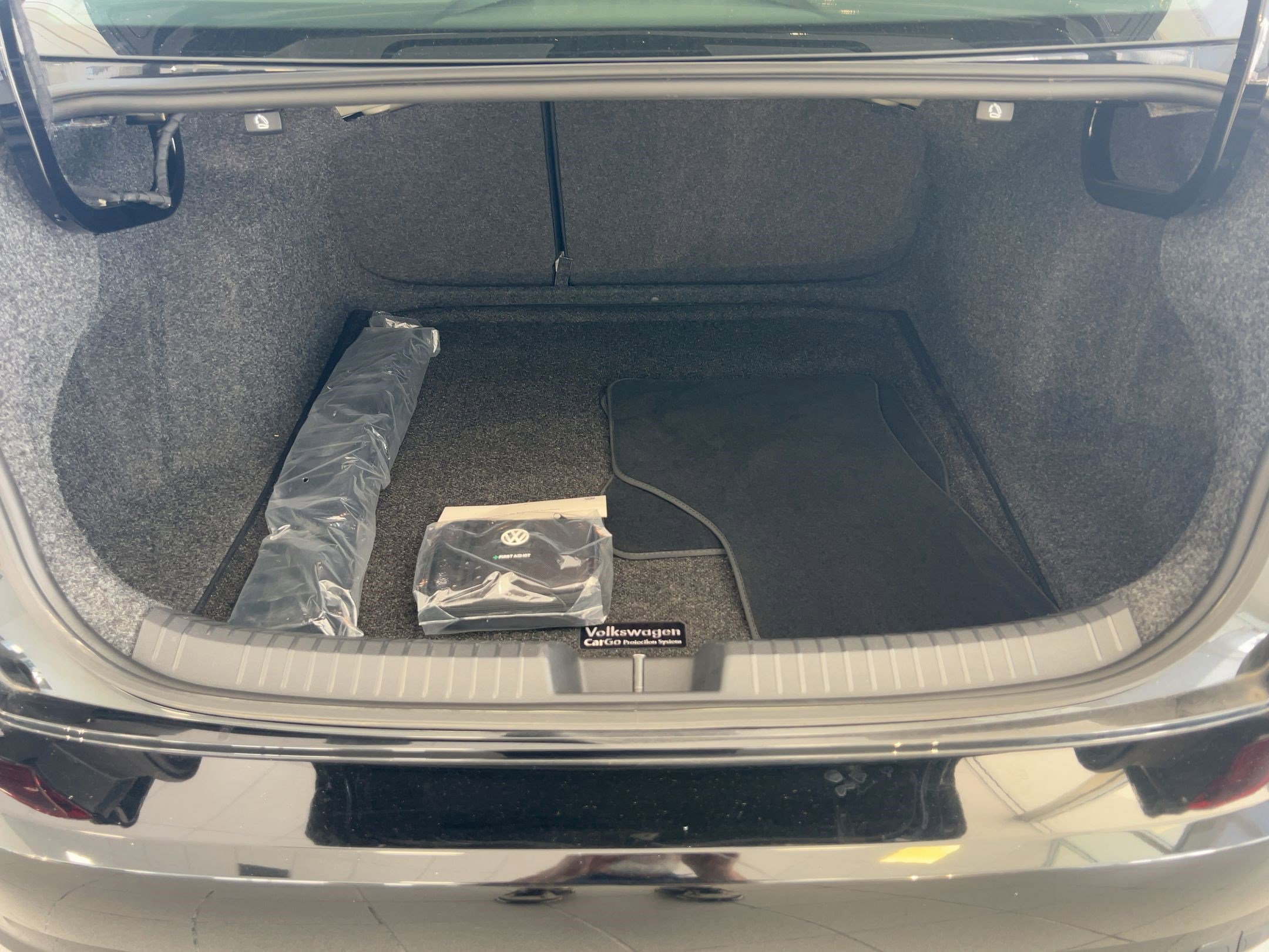 Used 2020 Volkswagen Jetta S w/ Driver Assistance Package image 30