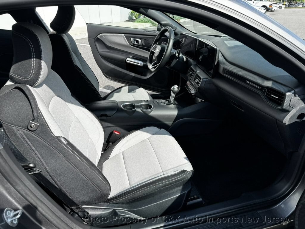 Used 2025 Ford Mustang Coupe RWD image 20
