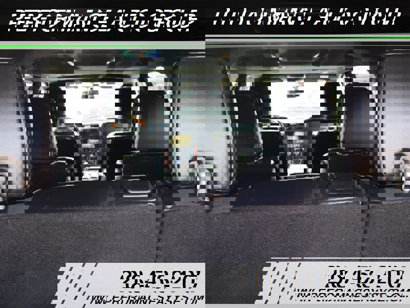 Used 2016 Lincoln Navigator Select image 17