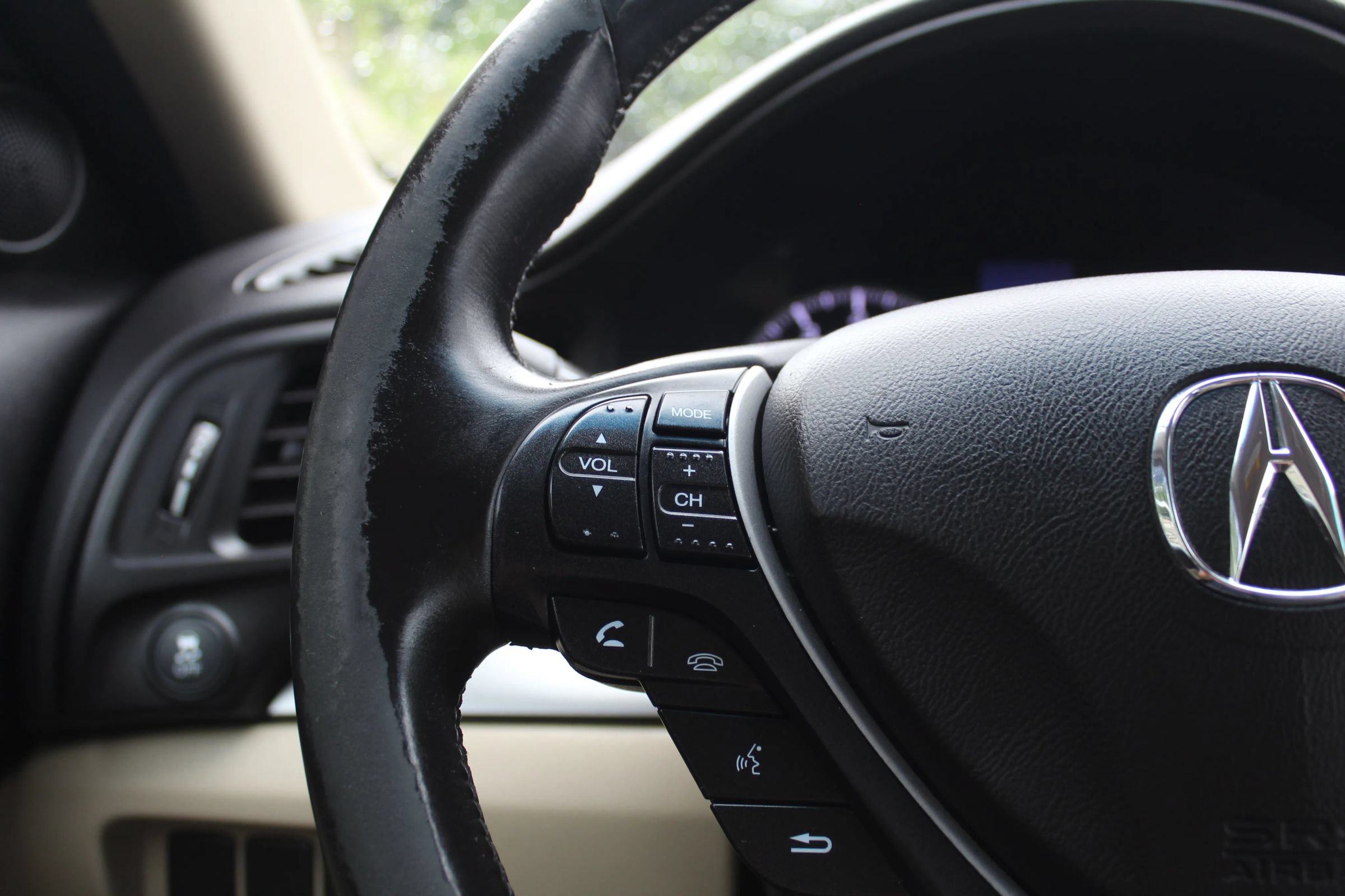 Used 2014 Acura ILX w/ Technology Package FWD image 25