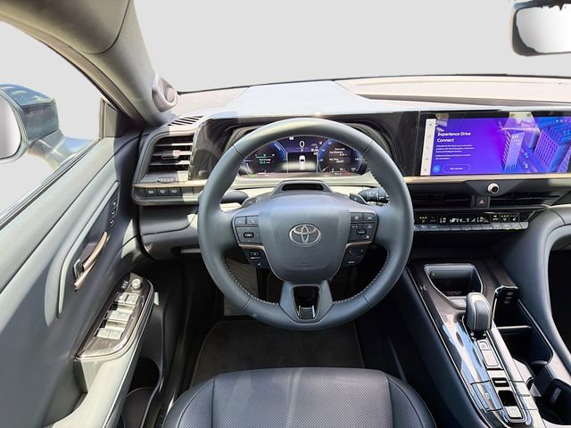 Used 2026 Toyota Crown Signia w/ Advanced Technology Package image 18