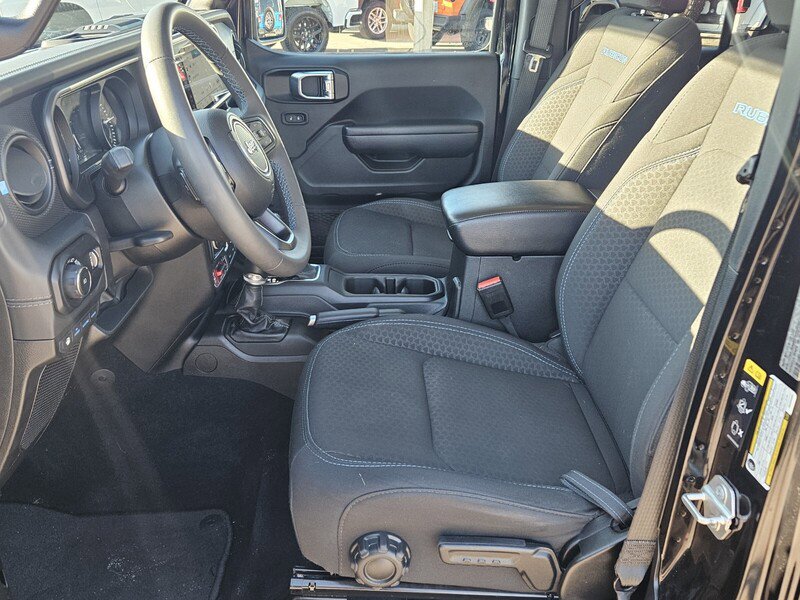 Used 2024 Jeep Wrangler Rubicon image 9