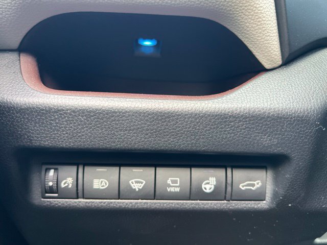 Used 2021 Toyota RAV4 Limited AWD/4WD image 22