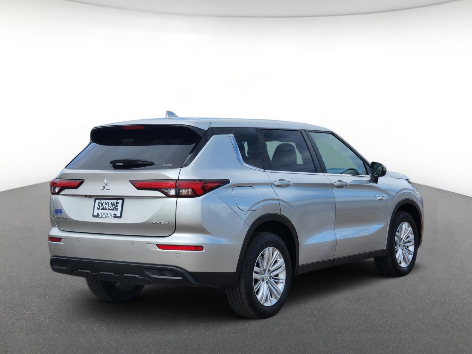 Used 2025 Mitsubishi Outlander ES AWD/4WD image 3