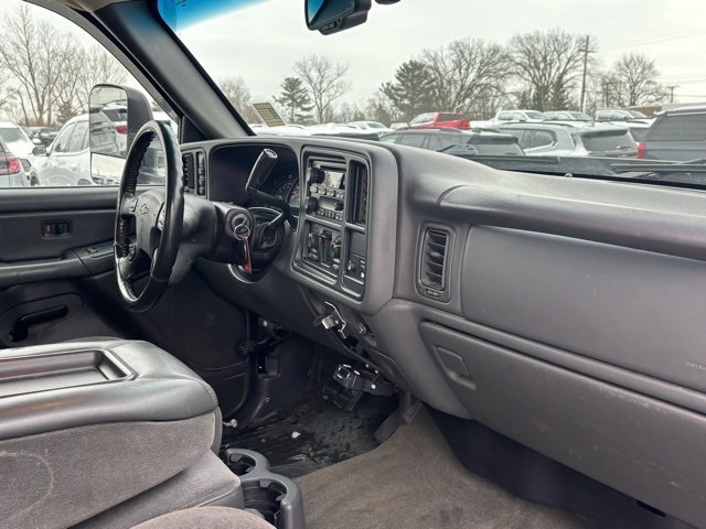 Used 2006 Chevrolet Silverado 2500 LT w/ Snow Plow Prep Package image 14