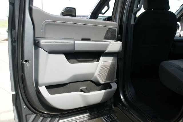 New 2026 Ford F350 XLT w/ XLT Premium Package AWD/4WD image 30