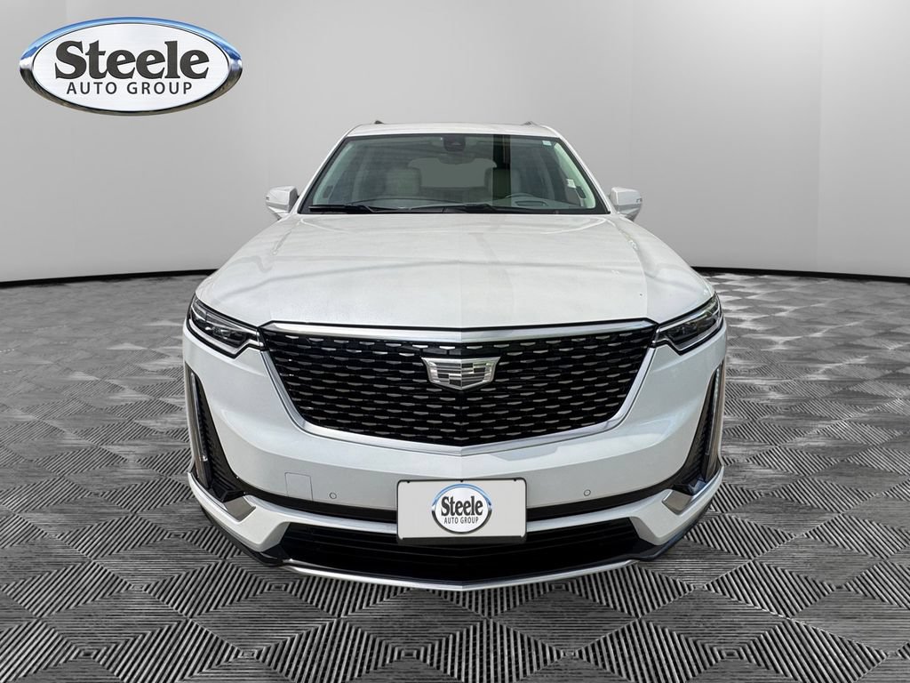Used 2024 Cadillac XT6 Premium Luxury w/ Technology Package FWD image 8