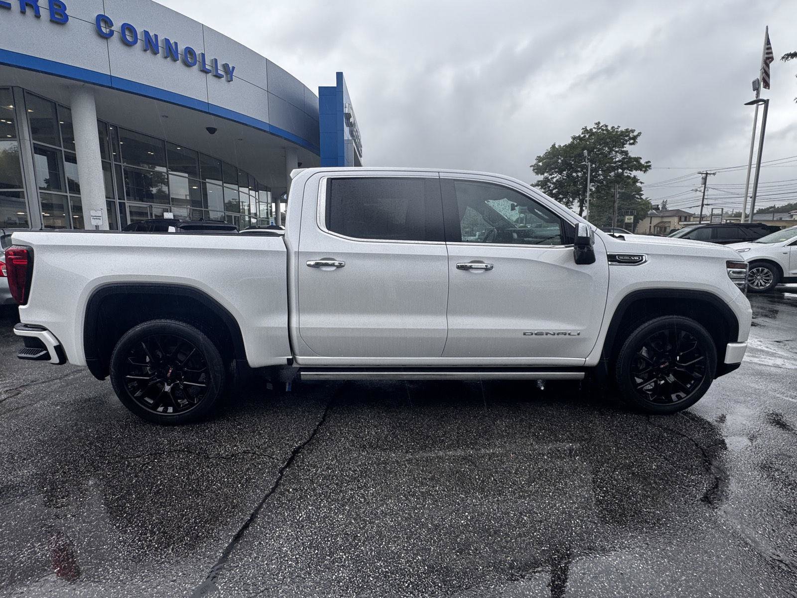 Certified 2023 GMC Sierra 1500 Denali w/ Denali Reserve Package AWD/4WD image 9