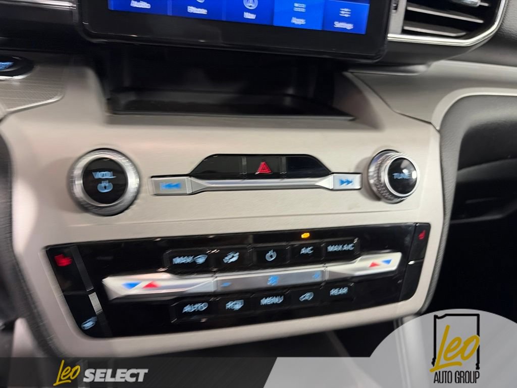 Used 2023 Ford Explorer XLT w/ Equipment Group 202A AWD/4WD image 21