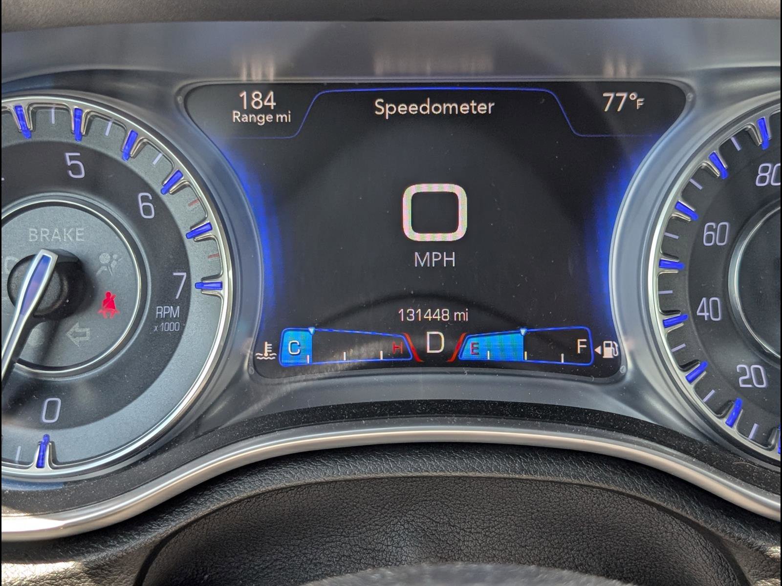 Used 2015 Chrysler 300 Limited RWD image 9