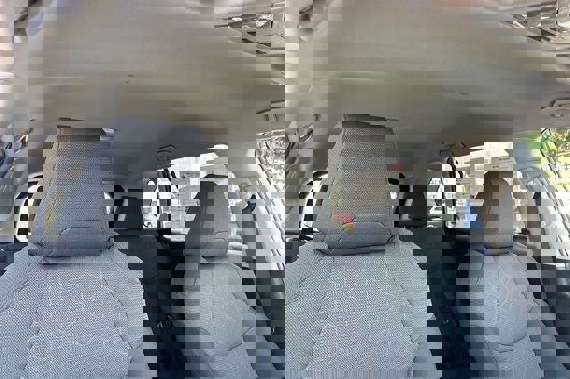 Used 2025 Toyota RAV4 XLE image 19