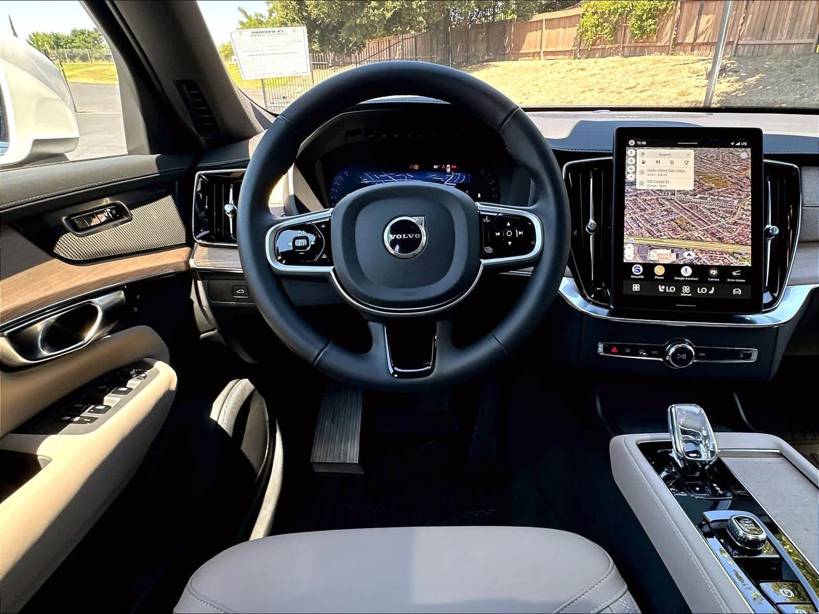 Used 2026 Volvo XC90 B6 Plus w/ Protection Package Premier AWD/4WD image 8